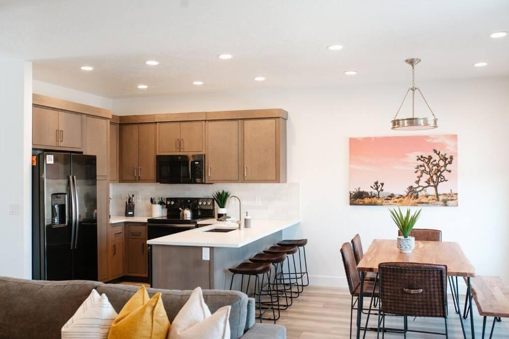 Zen Trail Retreat - New 5 Bedroom Luxury Condo St. George Bagian luar foto